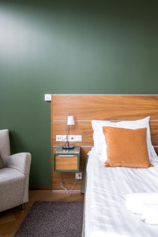 Hiisi Hotel Helsinki Jaetkaesaari Extérieur photo